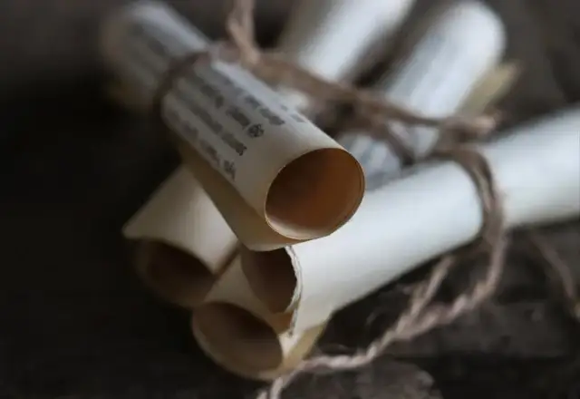 Jak dbać o książki, aby uniknąć ich zniszczenia i zachować na lata