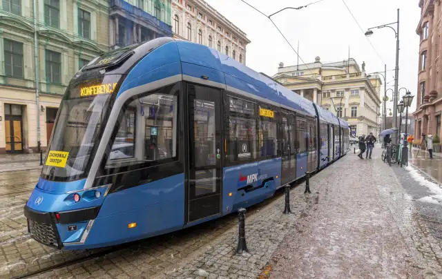 Czy we Wrocławiu uczniowie jeżdżą za darmo? Sprawdź, kto może skorzystać