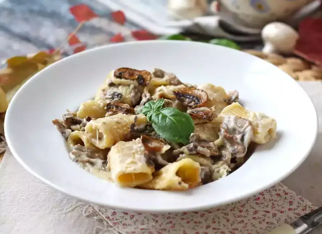 Kremowe spaghetti z grzybami: Mój przepis na mistrzowski smak!