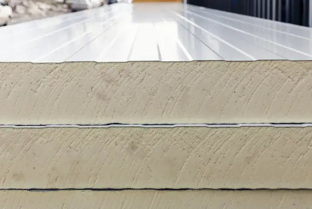 Jaką grubość płyty PIR na dach wybrać, aby uniknąć problemów?