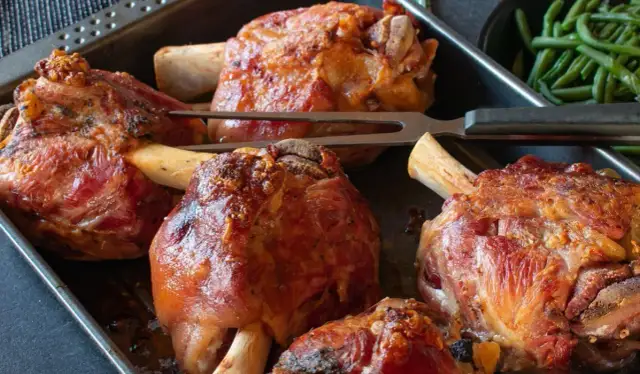 Jakie przyprawy do golonki, aby uzyskać wyjątkowy smak i aromat