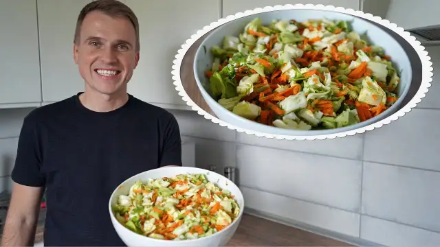 Jak zrobić surówkę z młodej kapusty - prosty przepis na zdrową sałatkę