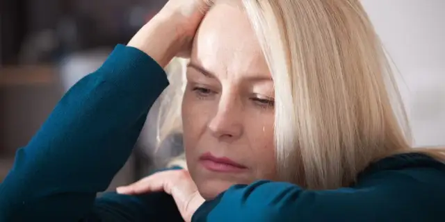 Psychosomatyczne objawy stresu: jak je rozpoznać i leczyć