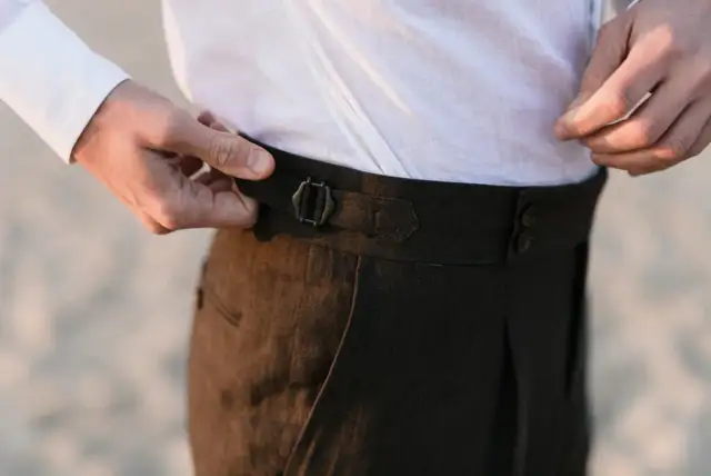 Modne lniane spodnie męskie: Stylizacje, które zachwycą każdego