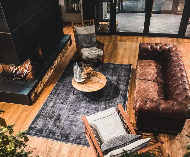 Jak wybrać idealny dywan do salonu? Praktyczny poradnik aranżacji wnętrz