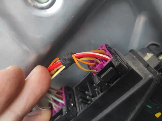 Samodzielny montaż centralnego zamka Skoda Fabia I - Poradnik