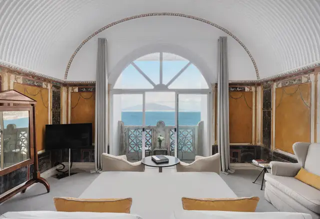 Hotel Bellevue Syrene Sorrento: Lusso, Storia e Vista Mozzafiato