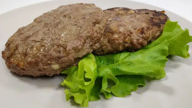Jak zrobić hamburgery z mięsa mielonego, które zachwycą każdego smakosza
