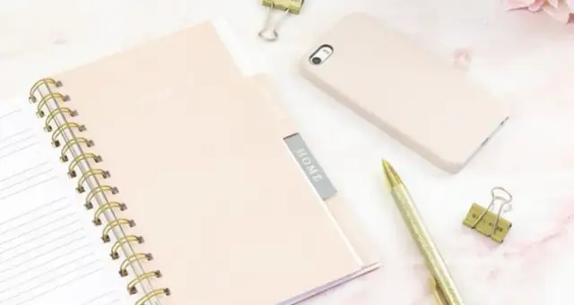 Jakie zeszyty do liceum wybrać, aby ułatwić naukę i organizację?