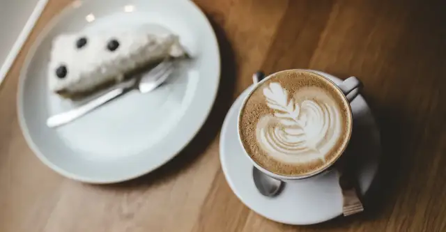 Nadciśnienie a kawa: Czy możesz pić bezpiecznie? Sprawdź fakty!