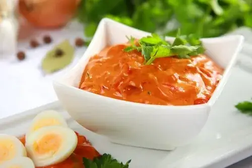 Jak zrobić sos z szynki: 5 prostych kroków + tajny składnik