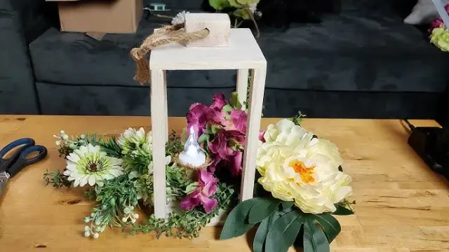 Jak zrobić stroik z lampionem na cmentarz, aby uniknąć smutku