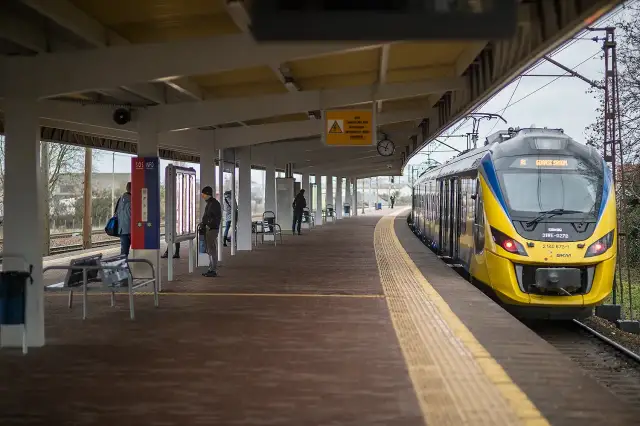 SKM Gdańsk Główny Sopot: Peron 3, bilety jedź bez stresu!