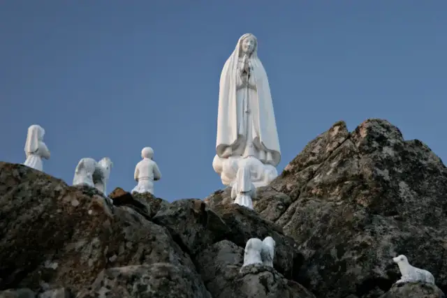 Najsłynniejsze sanktuaria maryjne na świecie, które warto odwiedzić