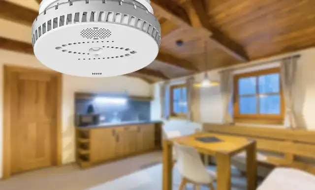 Czujniki dymu w hotelu: Czy warto ryzykować karę i pożar?