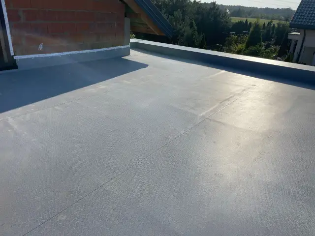 Membrana dachowa: EPDM, PVC, TPO. Rodzaje, koszty, montaż uniknij błędów!