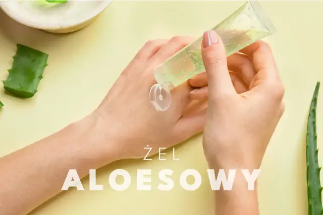Delikatny żel aloesowy na włosy, aplikowany na dłoń. Wokół liście aloesu.