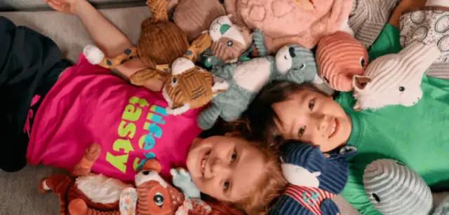 Pluszaki bez roztoczy! Jak bezpiecznie czyścić ulubione zabawki?