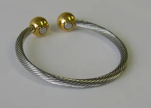 Jak nosić bransoletkę magnetyczną, aby uniknąć błędów i cieszyć się korzyściami