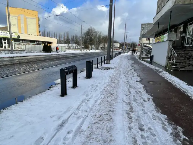 Kto odpowiada za odśnieżanie chodników w mieście i jakie są kary?