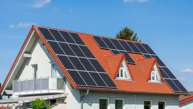 Jak czytać rachunek za prąd Tauron z fotowoltaiką i uniknąć kosztów