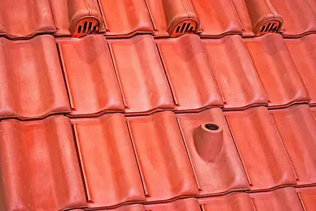 Prawidłowe rozmieszczenie dachówek wentylacyjnych: najważniejsze zasady