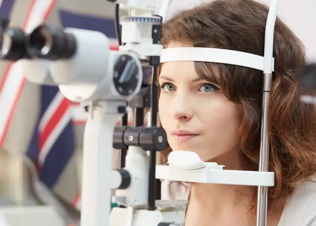 Jak prawidłowo dopasować soczewki kontaktowe i uniknąć błędów w doborze