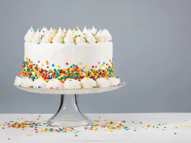 Jak zrobić toppery na tort, które zachwycą Twoich gości?