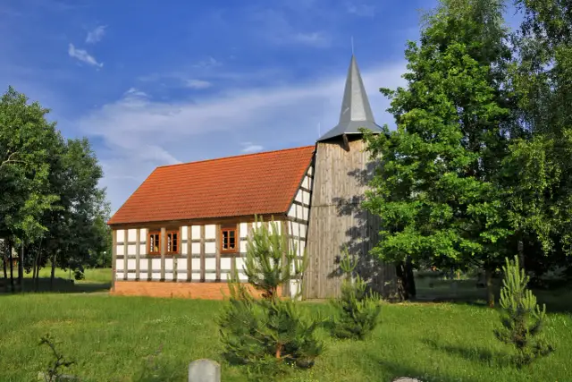 Skansen w Osieku nad Notecią: Zaplanuj wizytę w żywej historii!