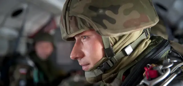 Zawodowy żołnierz WOT: Twoja ścieżka, zarobki, realia służby