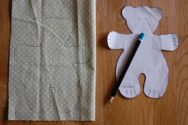 Uszyj misia z materiału: Prosty poradnik DIY dla każdego
