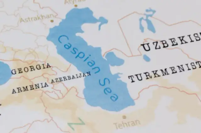 Morze Kaspijskie: Dlaczego największe jezioro świata to "morze"?