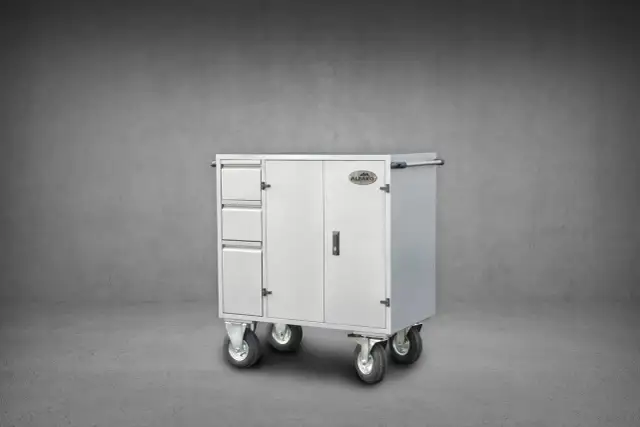 Używana paka jeździecka: Jak znaleźć perełkę i nie przepłacić?