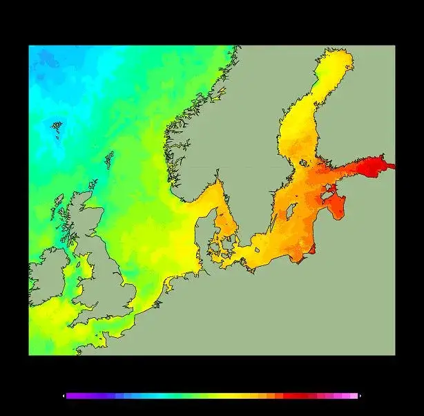 Temperatura wody w Bałtyku: Kiedy i gdzie jest najcieplej?