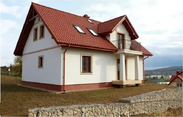 Jaki kolor elewacji do ceglastej dachówki, by uniknąć błędów w aranżacji?