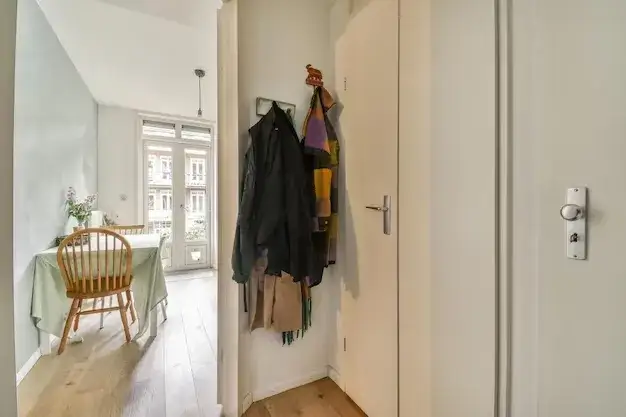 Jak urządzić przedpokój w domu jednorodzinnym, by zyskać więcej przestrzeni?