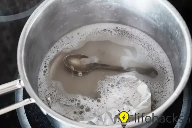 Czyszczenie srebra kwaskiem cytrynowym: Szybki i domowy sposób na blask