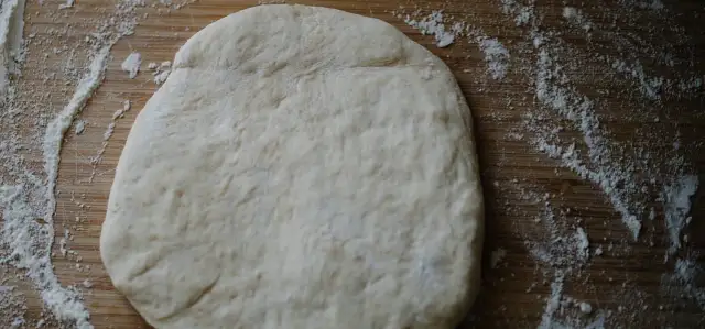 Czy ciasto na pizzę można trzymać w lodówce? Sprawdź, jak to zrobić!