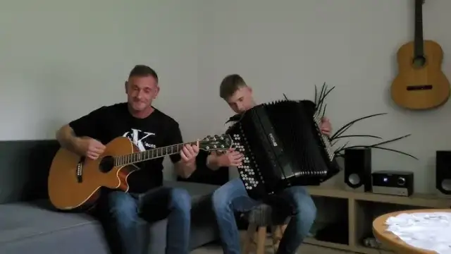 Poznaj akordy do Cyganeczki Zosi - kompletna instrukcja gry na gitarze
