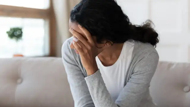 Skutki uboczne biorezonansu – ból głowy, zmęczenie i inne zagrożenia