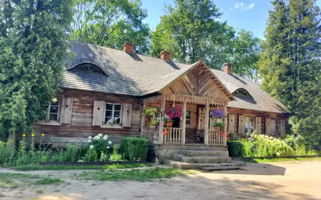 Skansen Kurpiowski Nowogród: Wszystko, co musisz wiedzieć przed wizytą