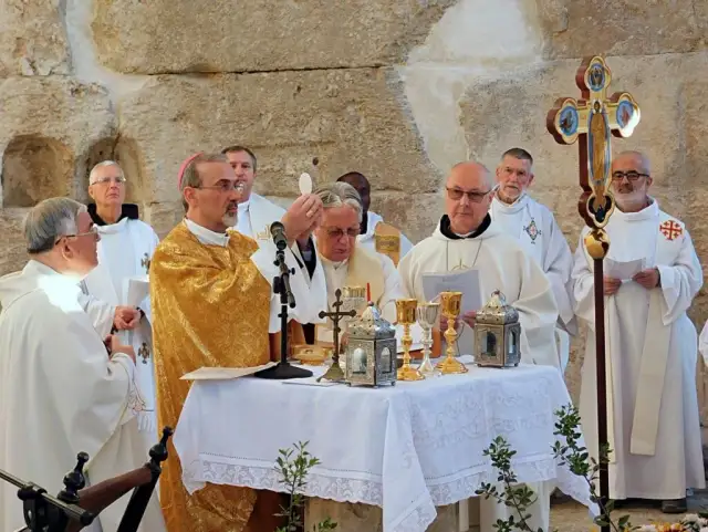 Czy Stary Testament obowiązuje katolików? Poznaj jego prawdziwą rolę