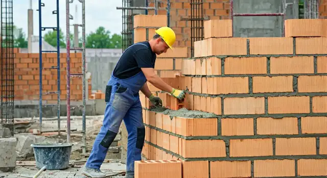 Cena murowania ścian - koszt robocizny i materiałów