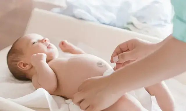 Ile pieluch zużywa noworodek? Zaskakujące fakty o pieluchach