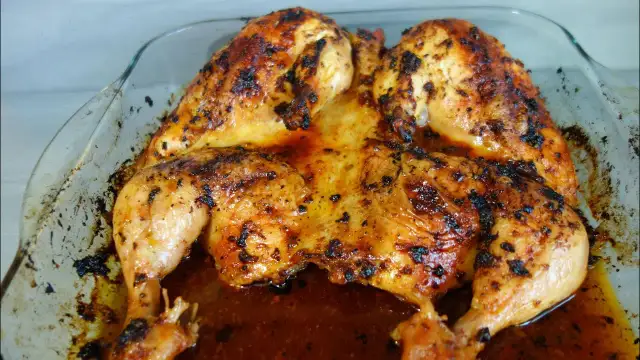 Ile piec kurczaka w piekarniku, aby był soczysty i idealny?