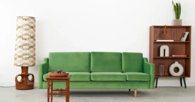 Jak odmienić salon starymi meblami? Inspiracje i DIY