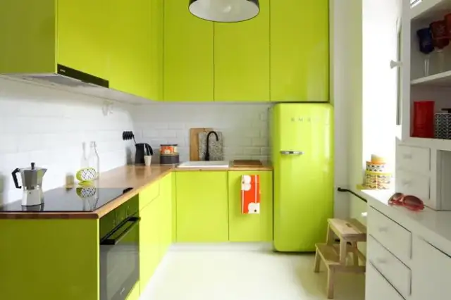 Jaki kolor ścian do zielonych mebli w kuchni? Odkryj idealne połączenia