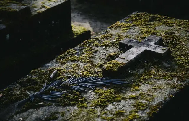 Czy dusze w czyśćcu widzą nas? Teologiczna odpowiedź na nurtujące pytanie