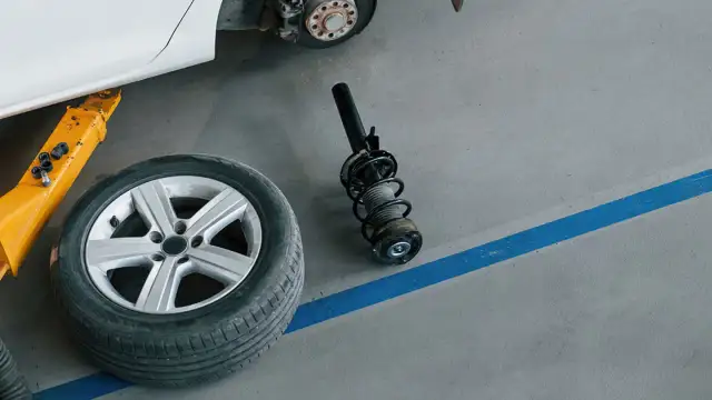 Cambiar amortiguadores coche precio: ¿Cuánto deberías pagar realmente?