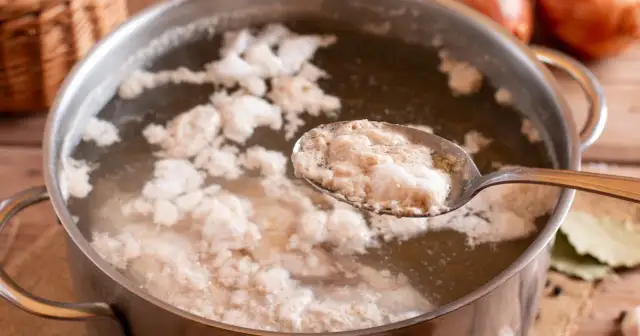 Szumowiny w rosole: Szkodliwe? Zbierać? Rozwiewamy mity!